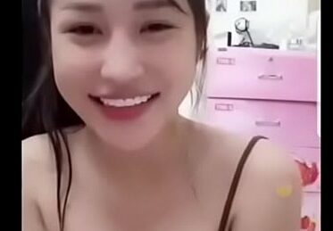 Live Ceria Dengan Toket Bulatnya