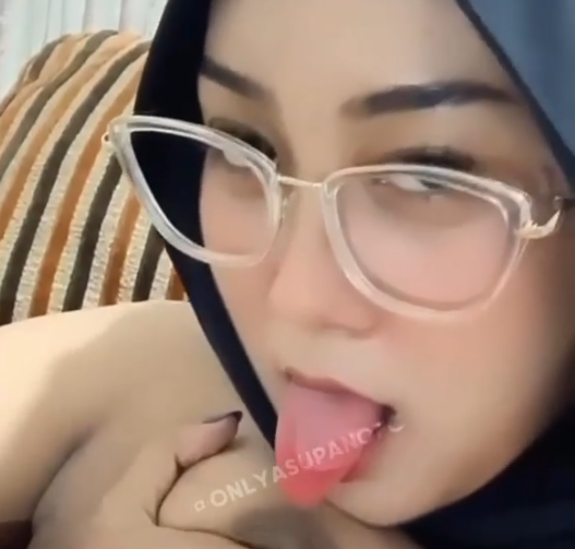 Jilat Uting Sendiri Hijabers Cakep Talent Lokal Punya