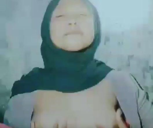 Aduh Si Laely Saking Sangenya Sampai Lupa Lepas Jilbab