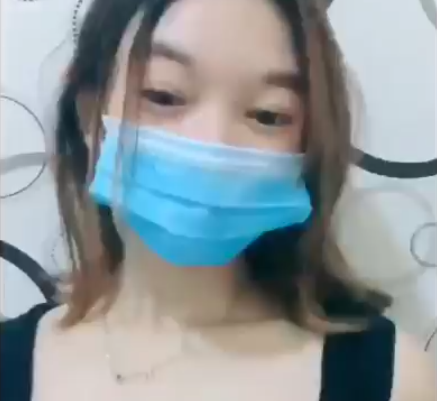 Live Belahan Dada Kencang Cewek Bermasker