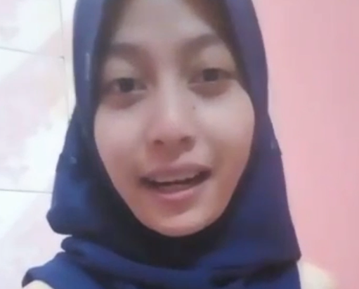 Melly Hijaber Binal Buka Meki Gundul Dalemnya Hitam
