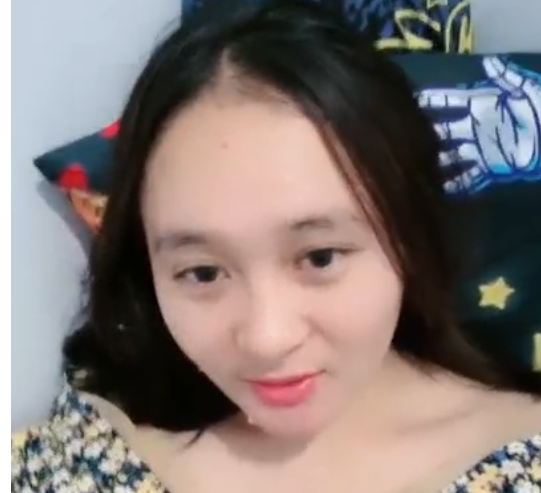 Ecaa Asyik Remas Toket Saat Live Cd Merahnya Nongol