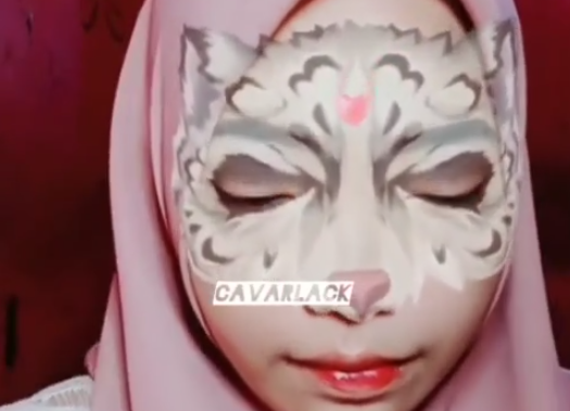 Wiwii Cewek Berhijab Tapi Memeknya Tembam