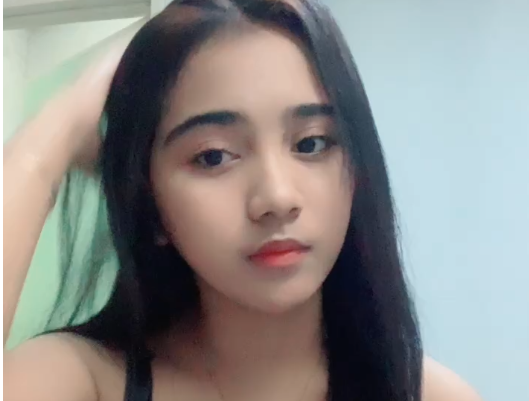 Gadis Imut Live Belahan Toket