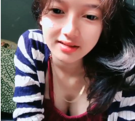 Live Hilda Stephanie Imut Joget Toket Jumbo