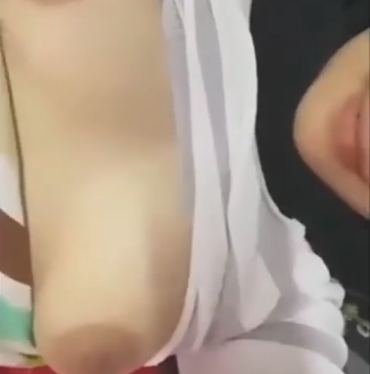 Ukhty Cakep Tunjukin Toket