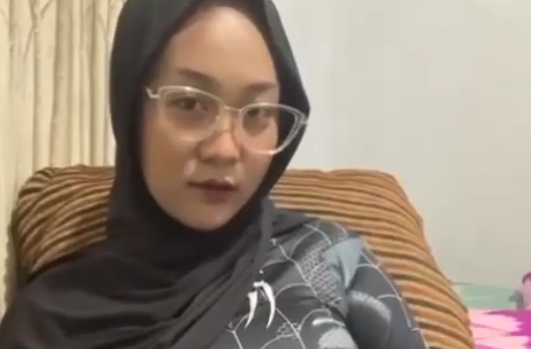 Hijaber Spider Woman Omek