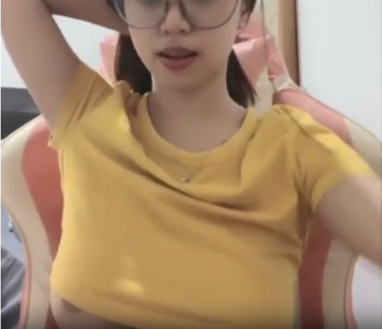 Si Imut Maudy Live Toketnya Bulat Kenyal