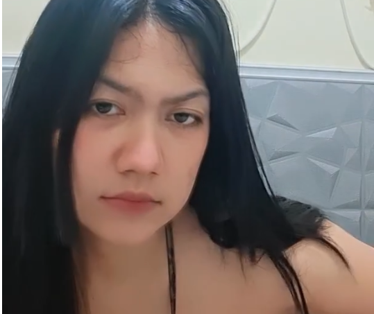 Depi Cantik Live