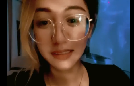Live Cewek Kacamata Susu Bulat Menggoda