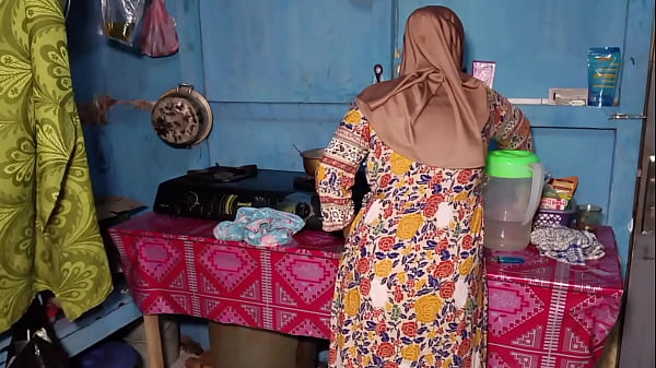 Ngentot Ibu Tiri Yang Sedang Masak Didapur
