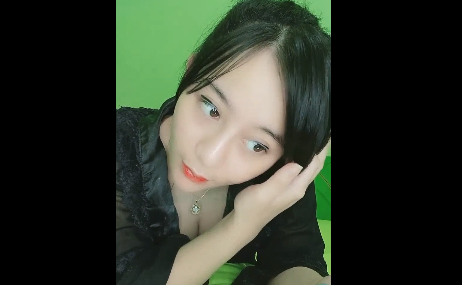 live Kak Mei Cantik Remas Utingnya