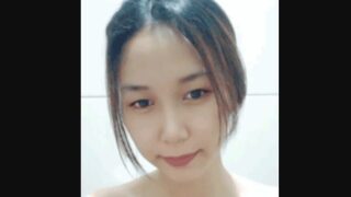Jeslyn cantik tocil menggoda